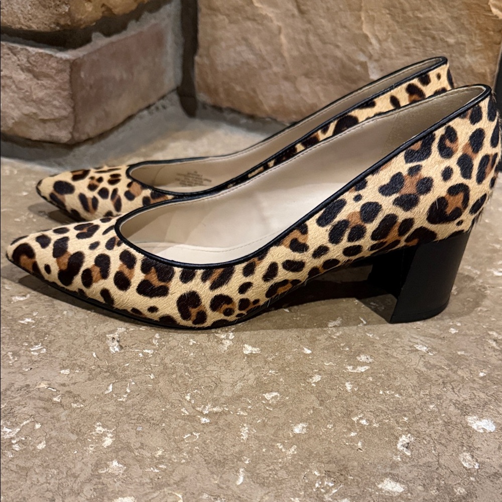 Marc Fisher Leopard Print Block Heels Women sz 7 Like New except scuff see photo
